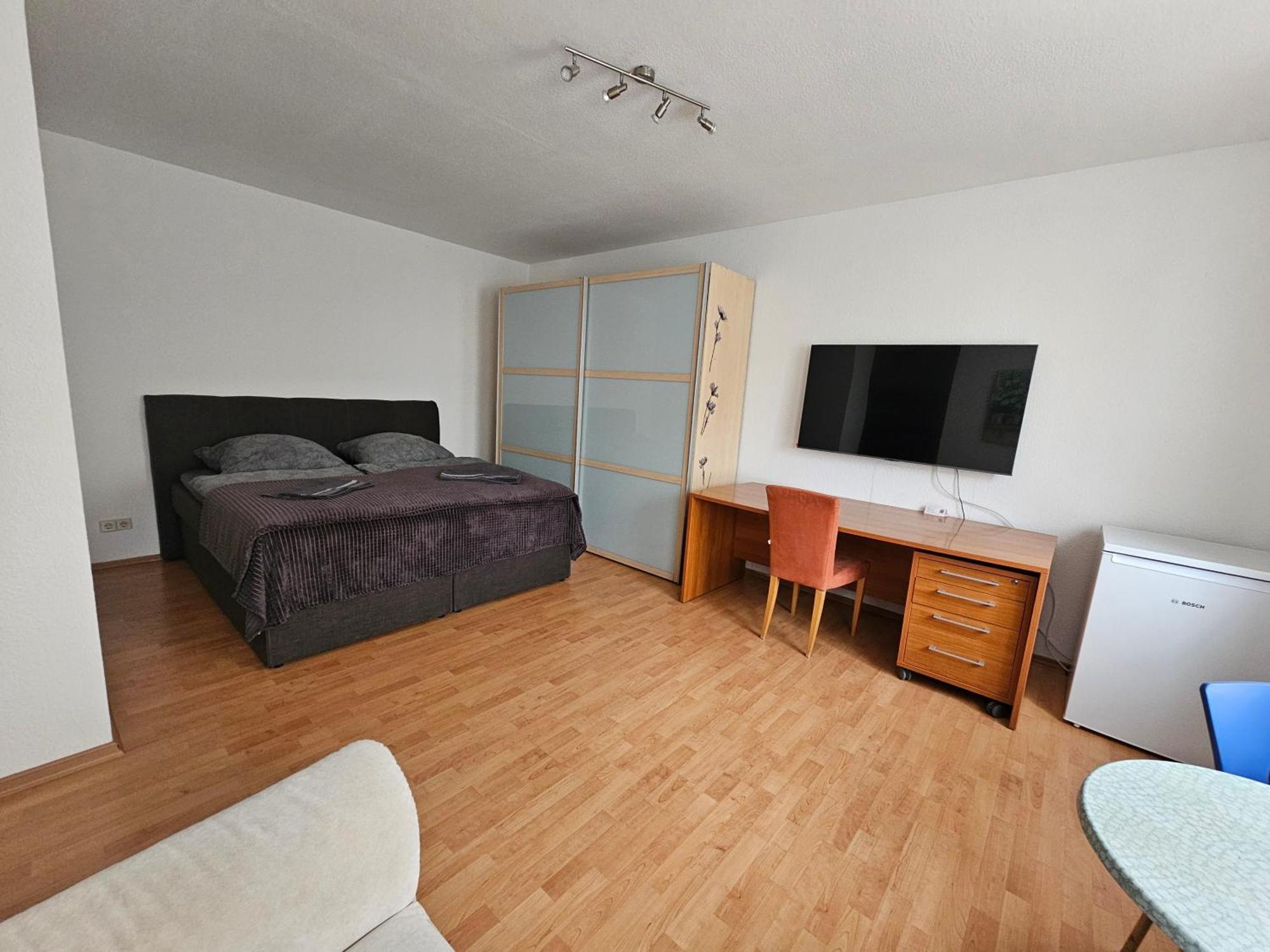 City-Close - King Bed & Free Garage 바이로이트 외부 사진