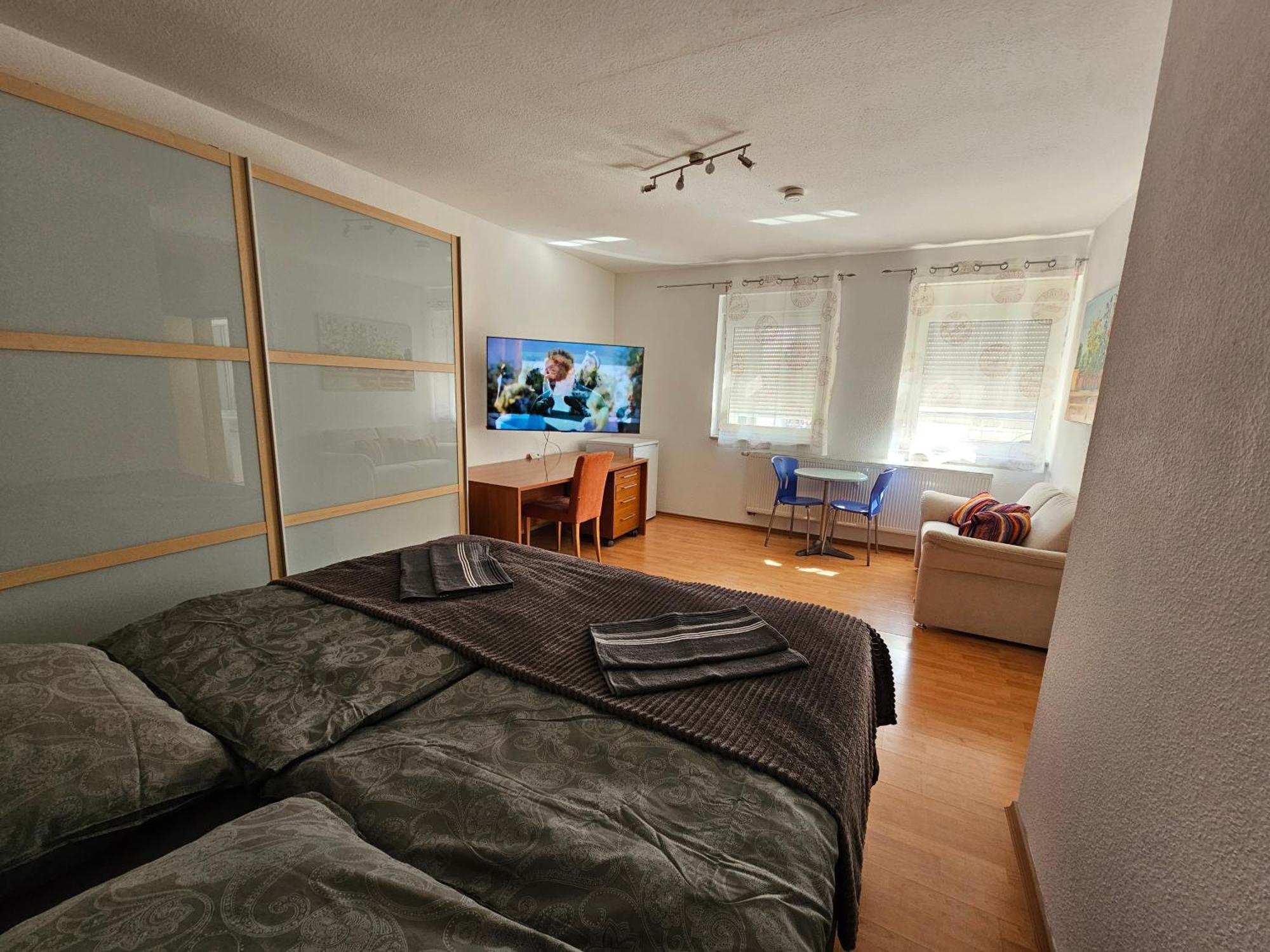 City-Close - King Bed & Free Garage 바이로이트 외부 사진
